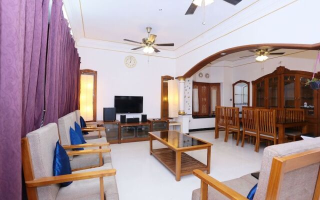 OYO Home 26153 Traditional Stay Near International Airport
