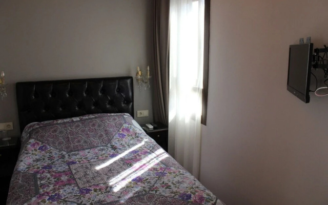 Urla Tarihi Han Otel