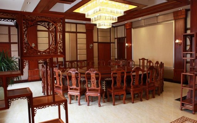 Dongxing Donghai Hotel