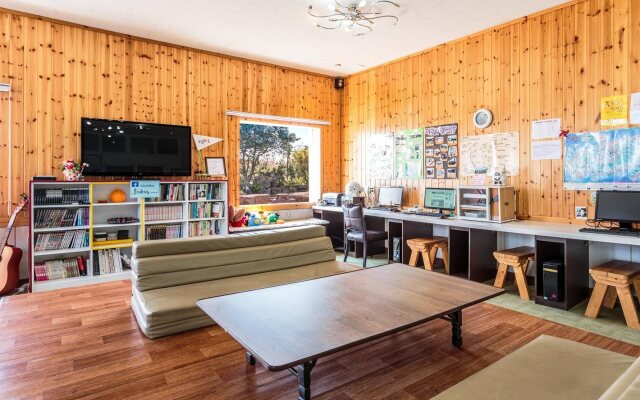 Olleh Windmill Pension & Guesthouse - Hostel