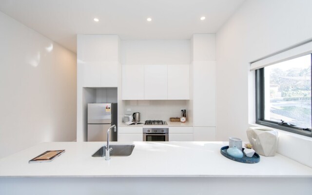 Relaxed 2 Bedroom Apartment Minutes From The Beach