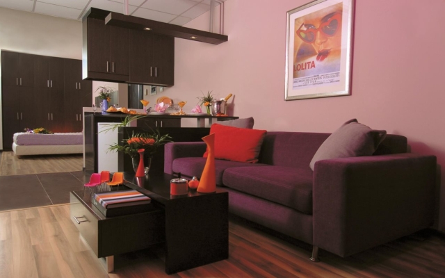 Suite Hotel Chrome