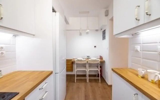 Quiet Apartment With a Garden at Exarcheia
