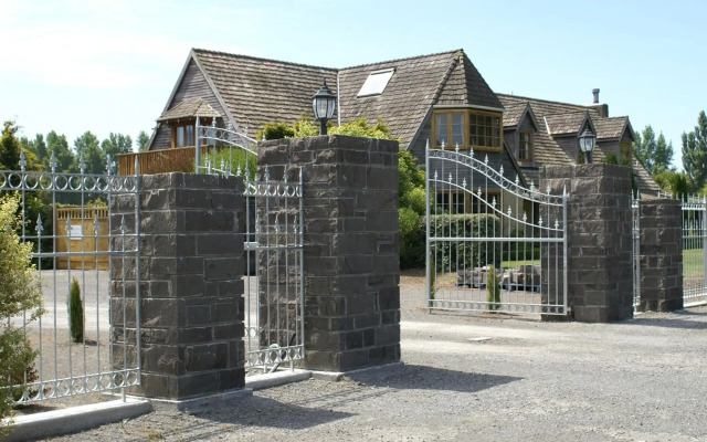 Fyffe Country Lodge