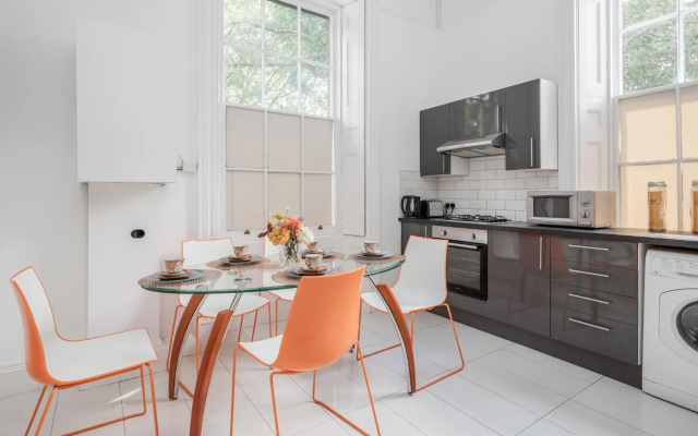 London City Premium Apartment with Parking