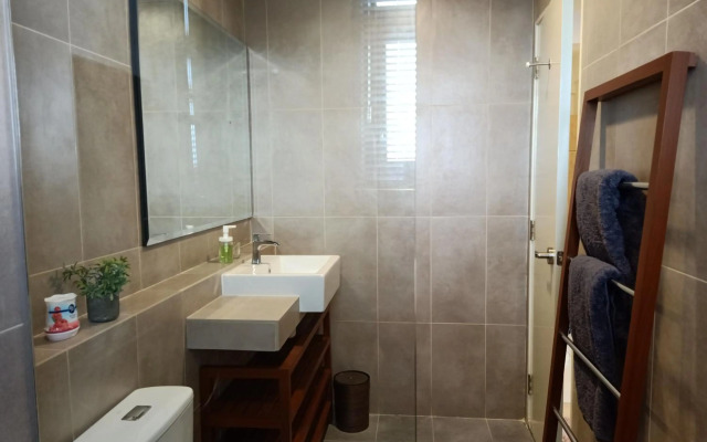 Desiran @ Timurbay - seafront studio apartment with WiFi