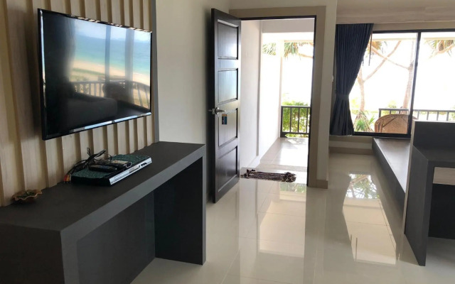 Nakara Long Beach Resort
