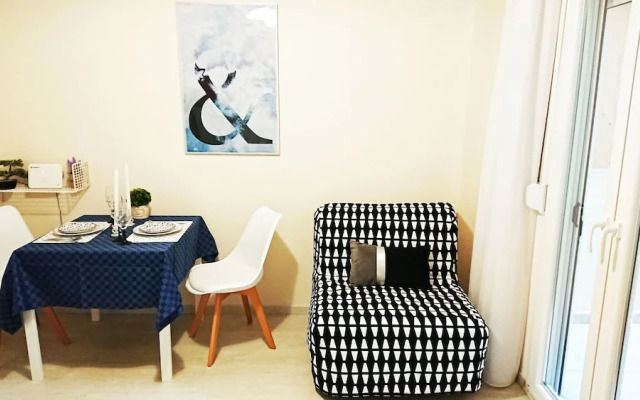 Monad Apartments Karaoli