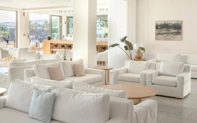 Maritimo Beach Hotel