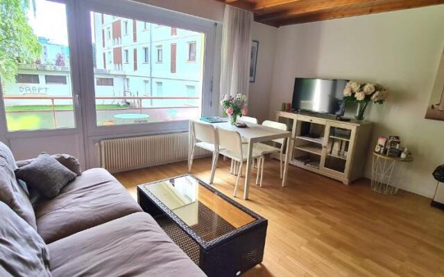 Pom'Verte-près du centre-ville et du lac -parking gratuit