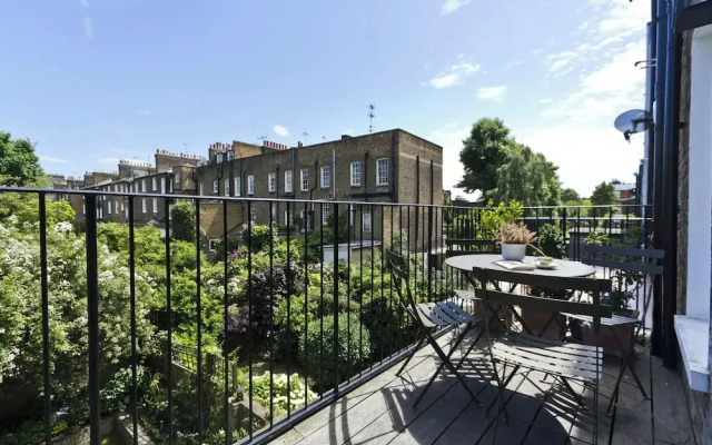 St Anns Road by Onefinestay