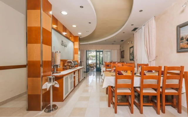 Villa Royal