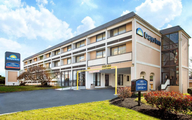 Days Inn by Wyndham College Park