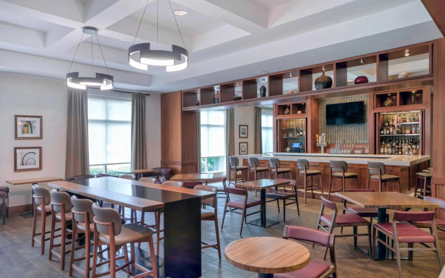 DoubleTree by Hilton Raleigh - Cary