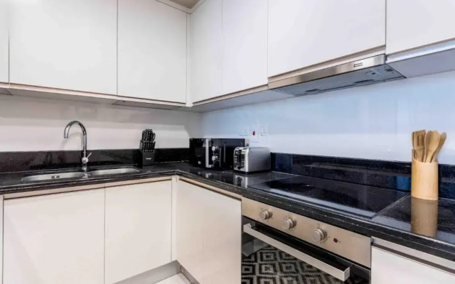 Lux 2B Apt Dubai Canal Water View