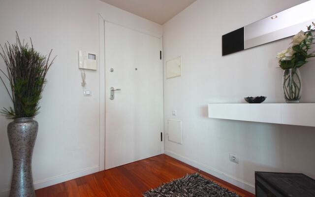 Monumental Residence