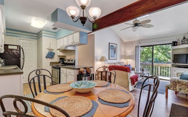 Dog Friendly Forest Ridge Condo Close to Beach by RedAwning