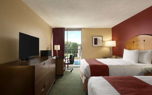 Baymont Inn and Suites Salem Roanoke Area