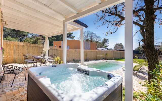 Awesome Home in Peroj with Hot Tub, WiFi & 2 Bedrooms