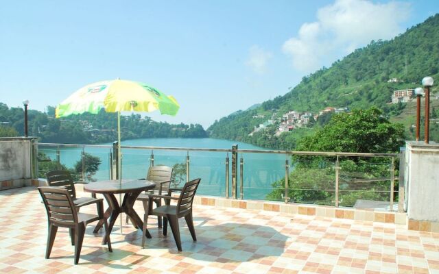 Royal Rosette Lake View Boutique Hotel