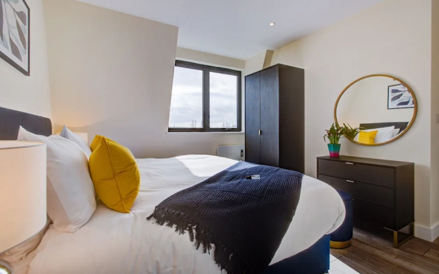 Charming 2-bed Apartment in Cheam, Sutton