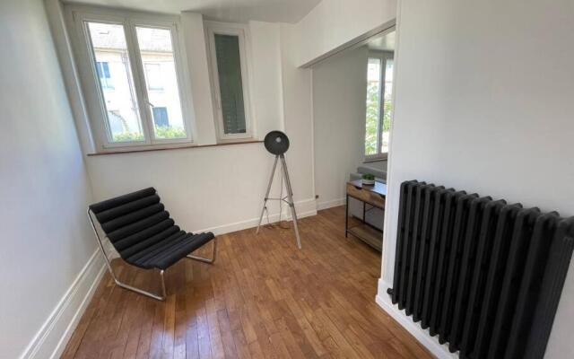 Superbe appartement rénové avec parking gratuit