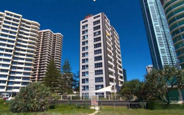 President Holiday Apartments