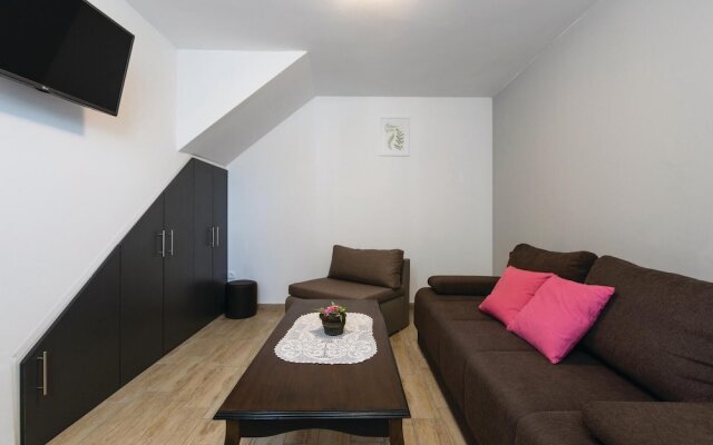 Stunning Home in Kastel Stari With Wifi and 2 Bedrooms