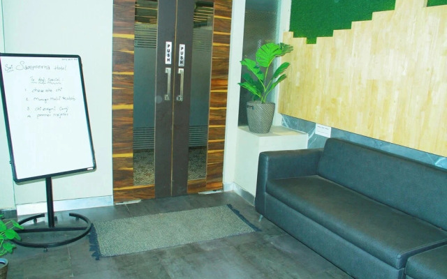 Sri Sampoorna Hotel