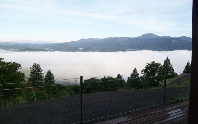 Sunset Chalet - 2600 Sq.ft. Multi-seasonal Retreat