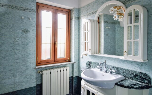 Nice Apartment in Davoli Marina With 2 Bedrooms and Wifi