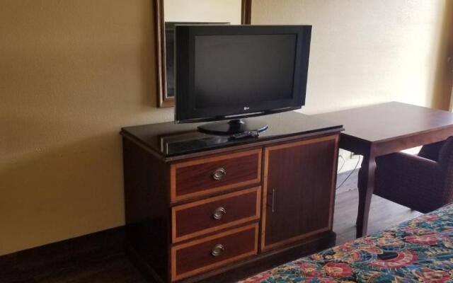 Family Inns of America