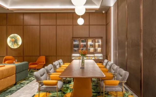 Orange Hotel (Wuhan Hankou Station Fanhai CBD Store)