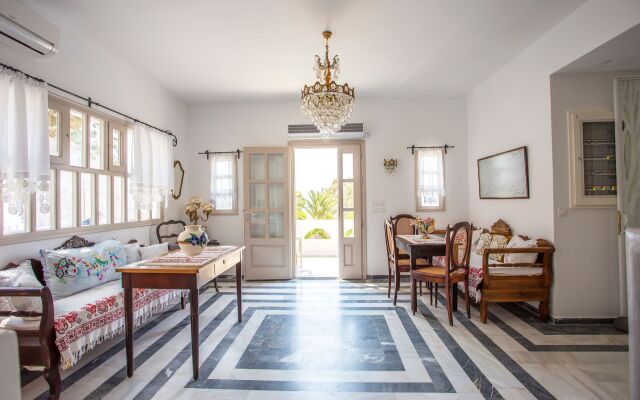 TheArtemis - Perissa Hotel