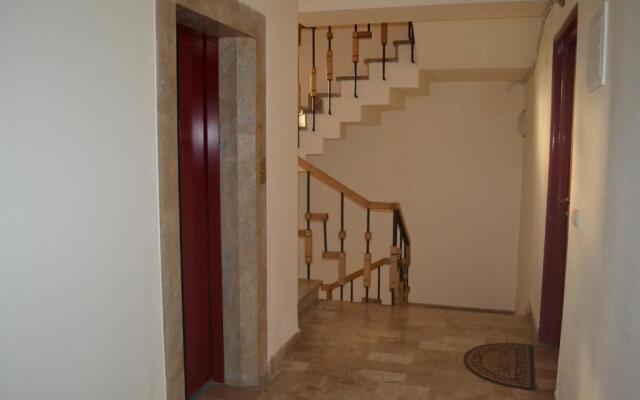 Stay Inn Apartments on Buzand 53-55 street