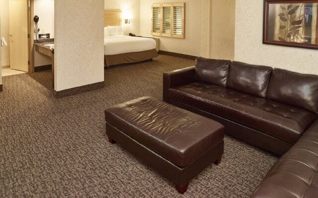 LivINN Suites Fridley