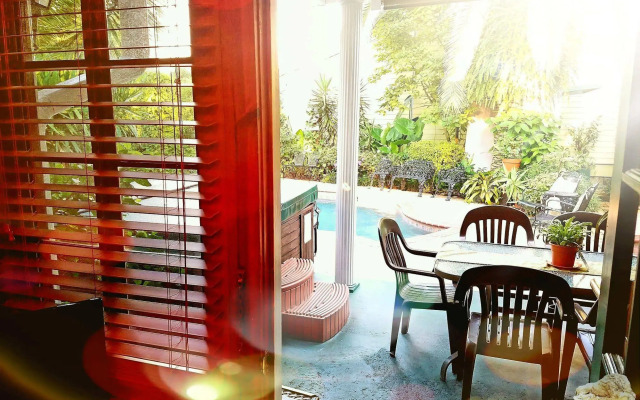 Lion's Inn Bed and Breakfast