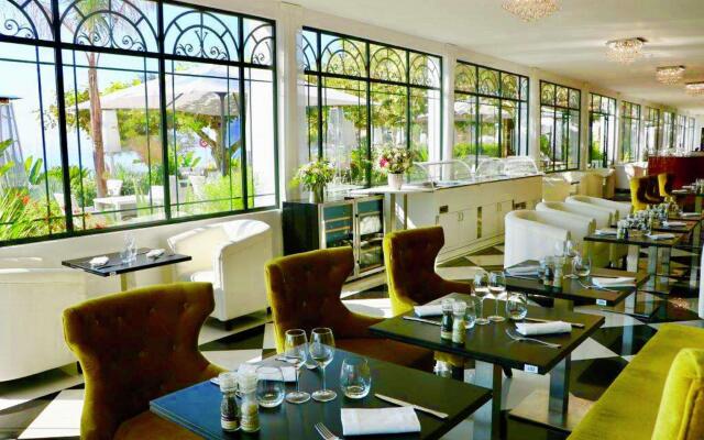 Grand Hotel Des Sablettes Plage, Curio Collection By Hilton