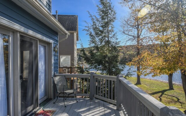 At Lake's Edge 6 Bedroom House