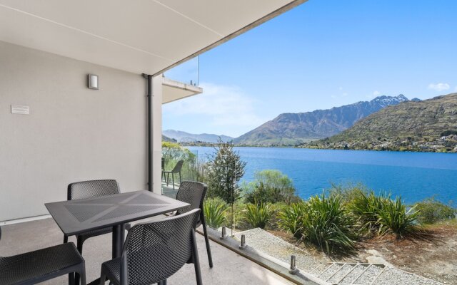 Residence du Lac by Staysouth