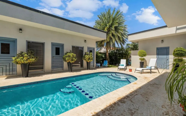 Magical Oasis 6BR w Large Pool Gazebo Views