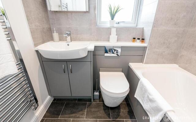 Stunning and Modern 3Bed, Town Centre Poole, Parking