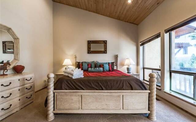 Christi and Don's Nuthouse