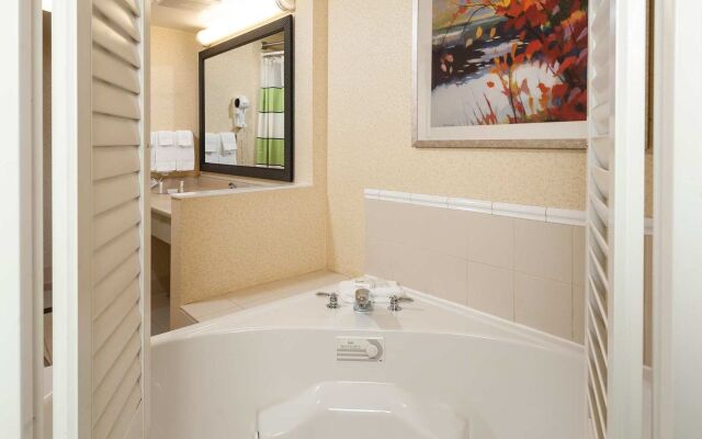 Fairfield Inn & Suites by Marriott Brunswick Freeport