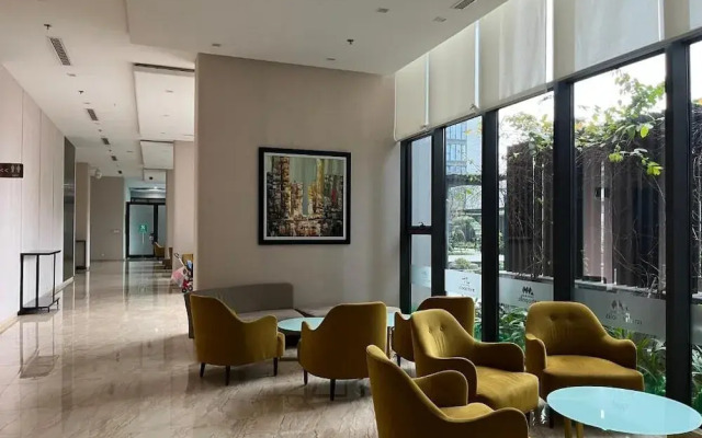 Metropolis Apartment