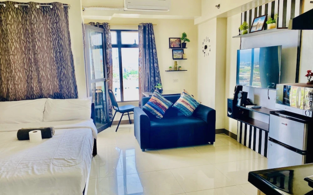 Mabolo Garden Flats by Sleeping Forest