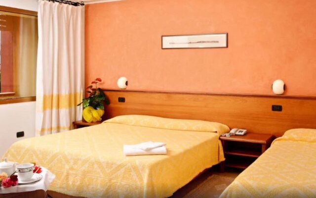 Club Malaspina Hotel