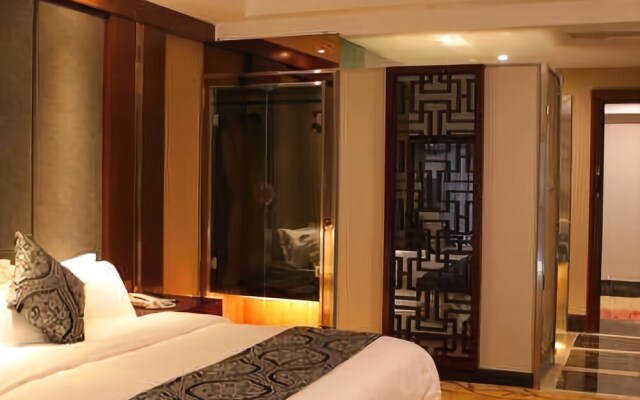 Yuebanwan Hotel (Fat Donglai at Xuchang Railway Station)