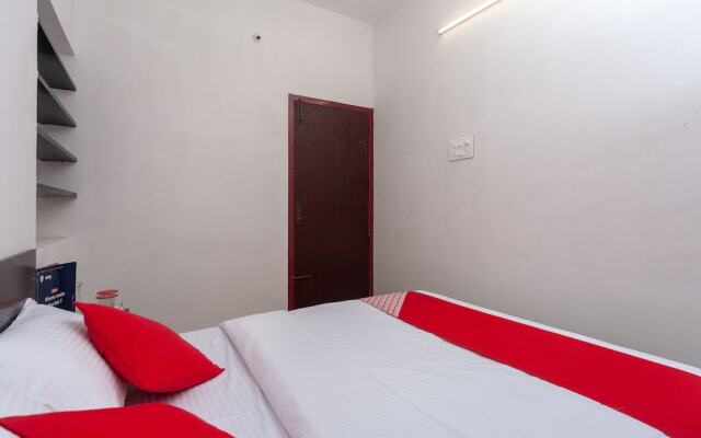 OYO 18954 Varun Residency