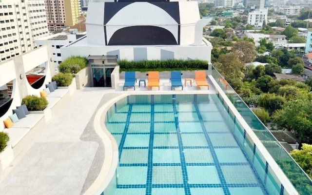The Quarter Saphan Khwai by UHG